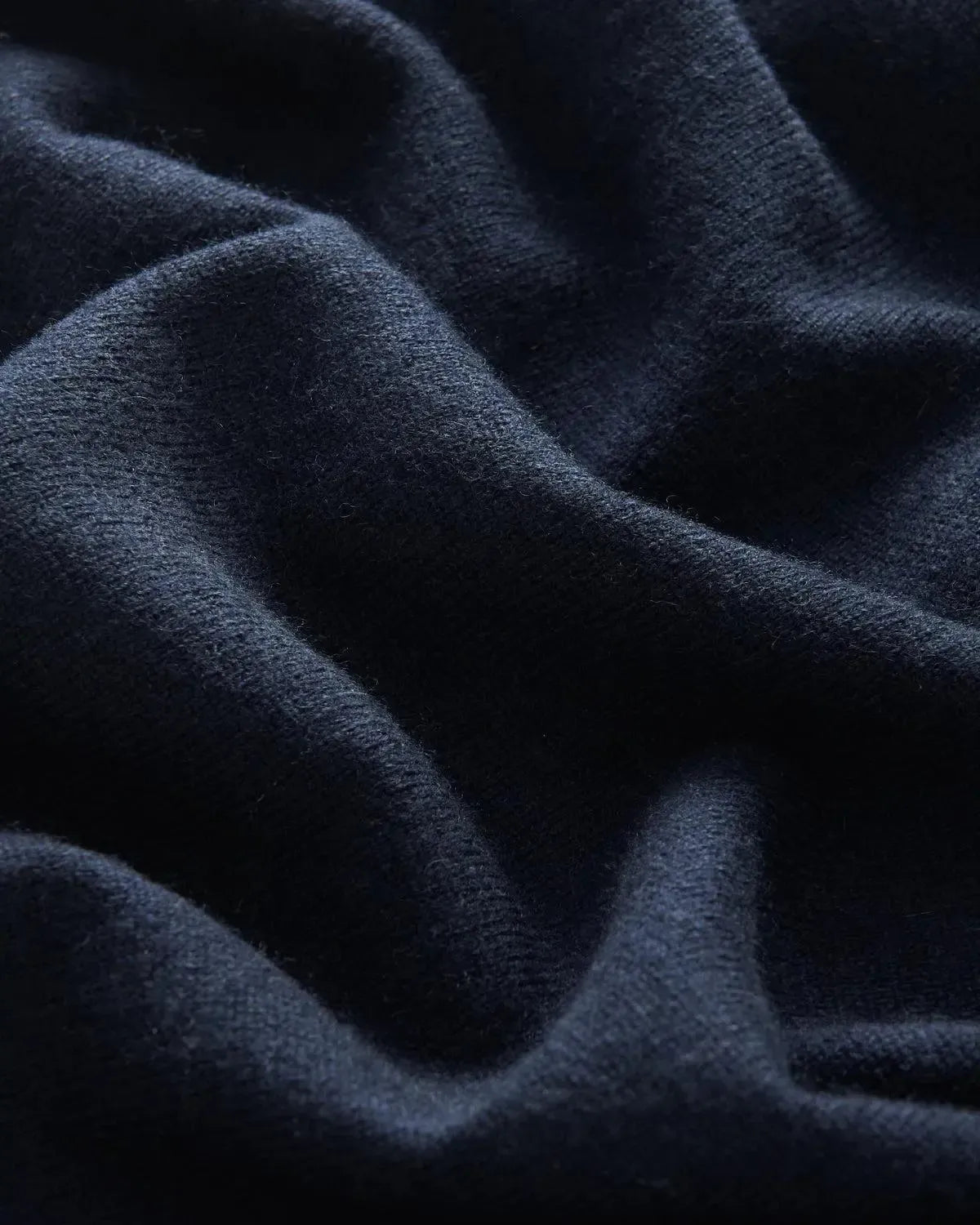 Bernard Weatherill Cashmere Mix Crew Neck Knit Navy – 40540-011-021 | Studio DOS by Designer Outlet Sales