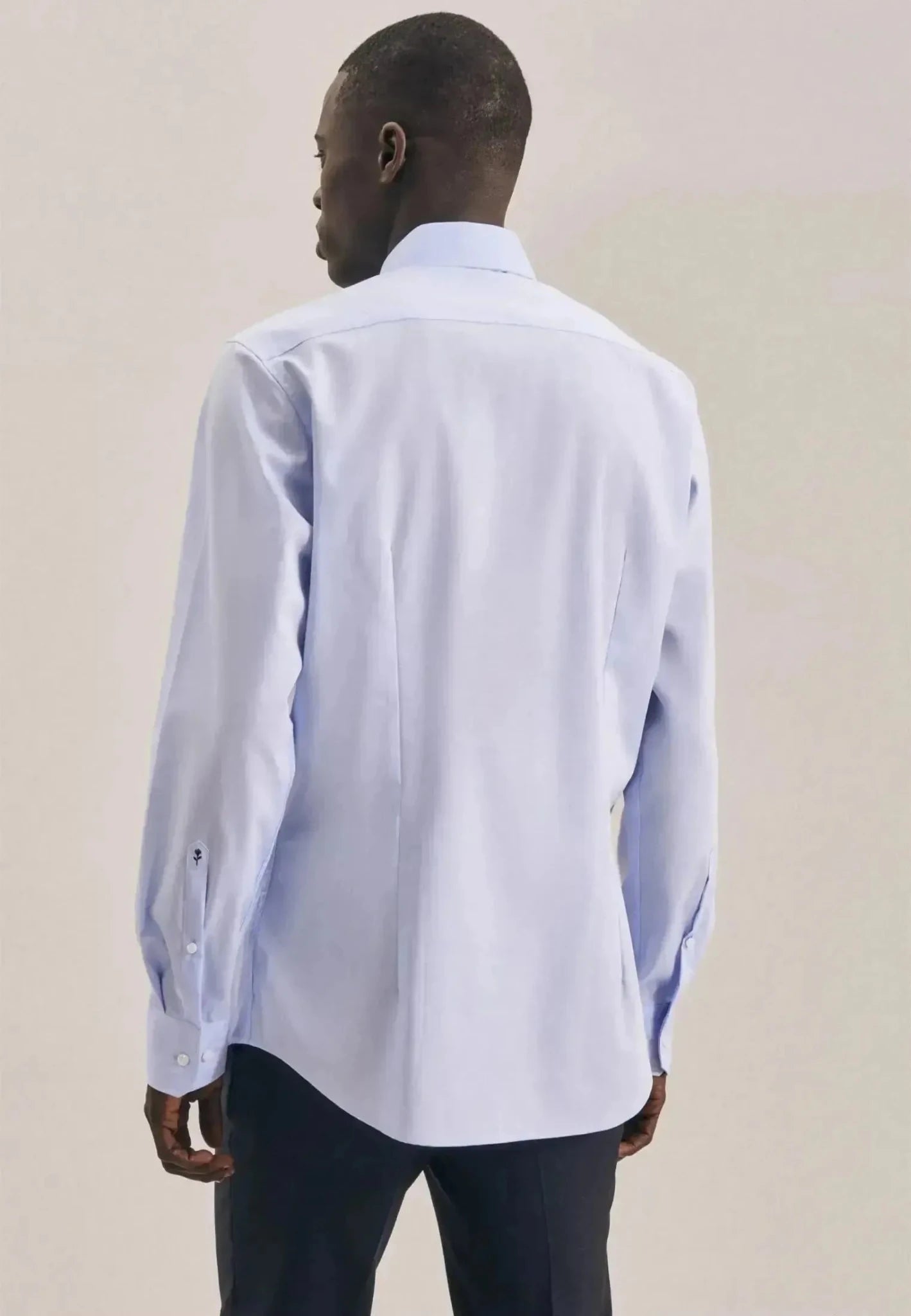Seidensticker Shaped Fit No Iron Kent Collar Business Shirt Light Blue – 01.022000-15-38 | Studio DOS by Designer Outlet Sales