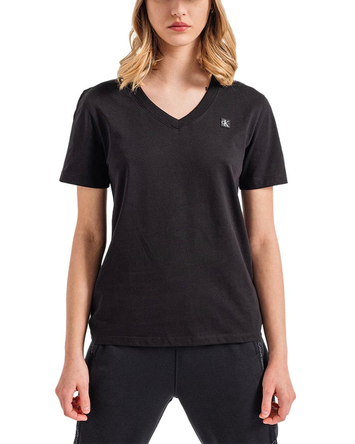 CALVIN KLEIN WOMENS MONOGRAM BADGE V-NECK T-SHIRT BLACK-Designer Outlet Sales