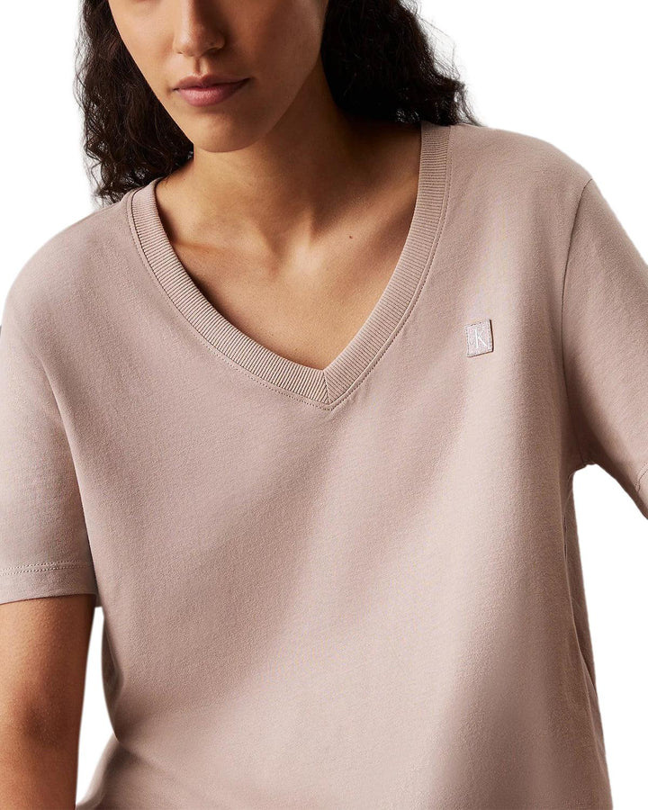 CALVIN KLEIN WOMENS MONOGRAM BADGE V-NECK T-SHIRT GOAT-Designer Outlet Sales