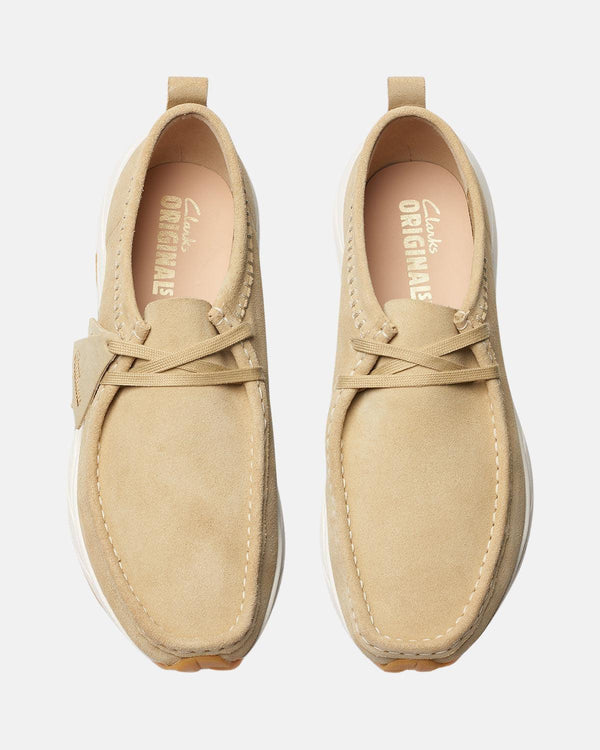 CLARKS ORIGINALS MENS WALLA EDEN LO SHOES MAPLE SUEDE – DESIGNER