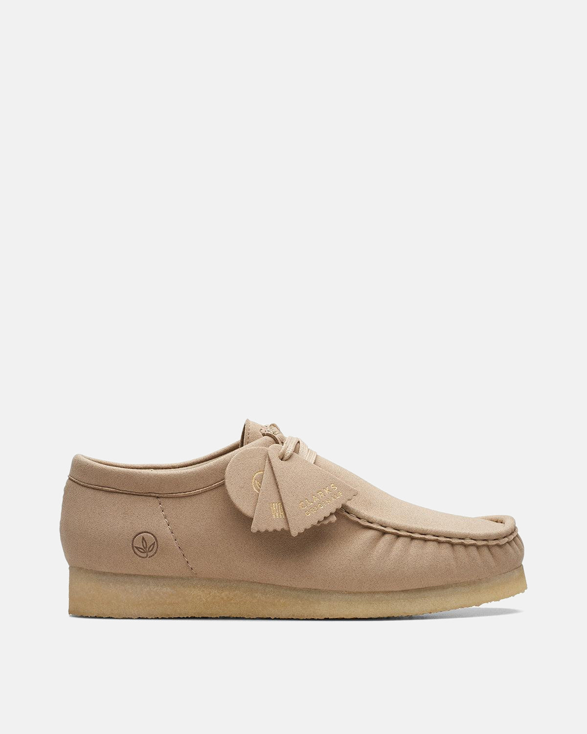 CLARKS ORIGINALS MENS WALLABEE SHOES SAND VEGAN SUEDE – DESIGNER
