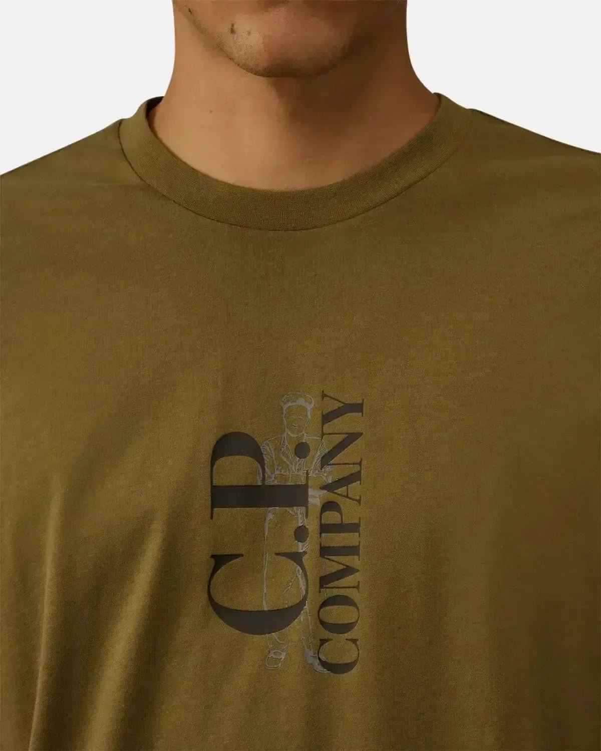 CP COMPANY MENS 30/1 JERSEY VERTICAL LOGO T - SHIRT CAPERS – CP-COMPANY-19CMTS091A-005100W-652-S | Studio DOS by Designer Outlet Sales