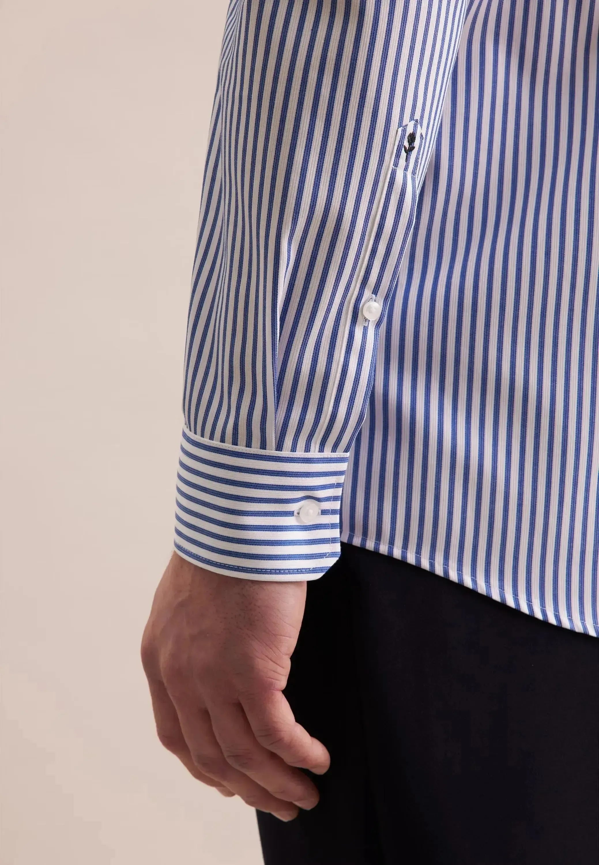 Seidensticker Mens Regular Fit No Iron Spread Kent Structured Stripe Business Shirt Mid Blue – 01.146167-15-38 | Studio DOS by Designer Outlet Sales