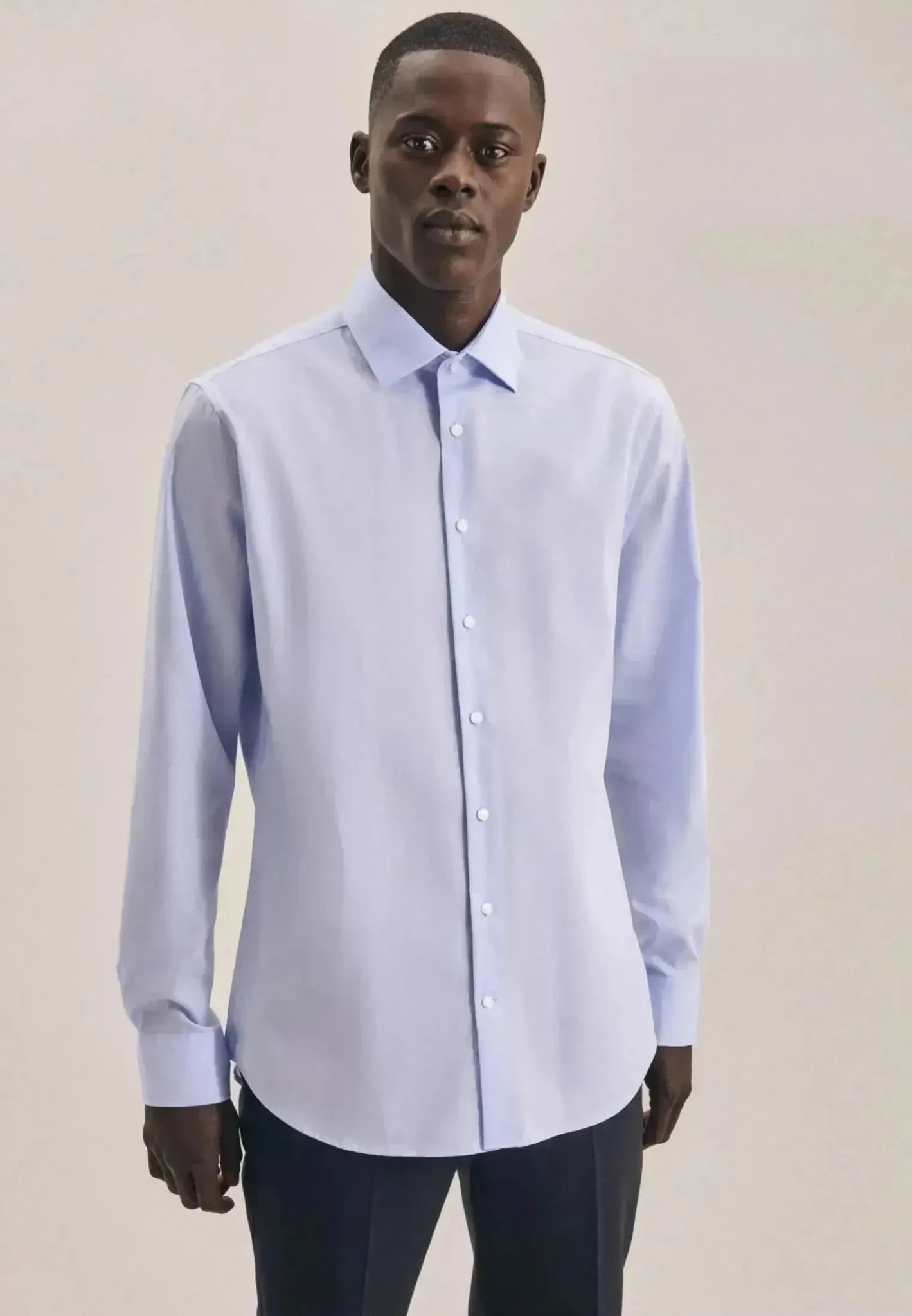 Seidensticker Shaped Fit No Iron Kent Collar Business Shirt Light Blue – 01.022000-15-38 | Studio DOS by Designer Outlet Sales