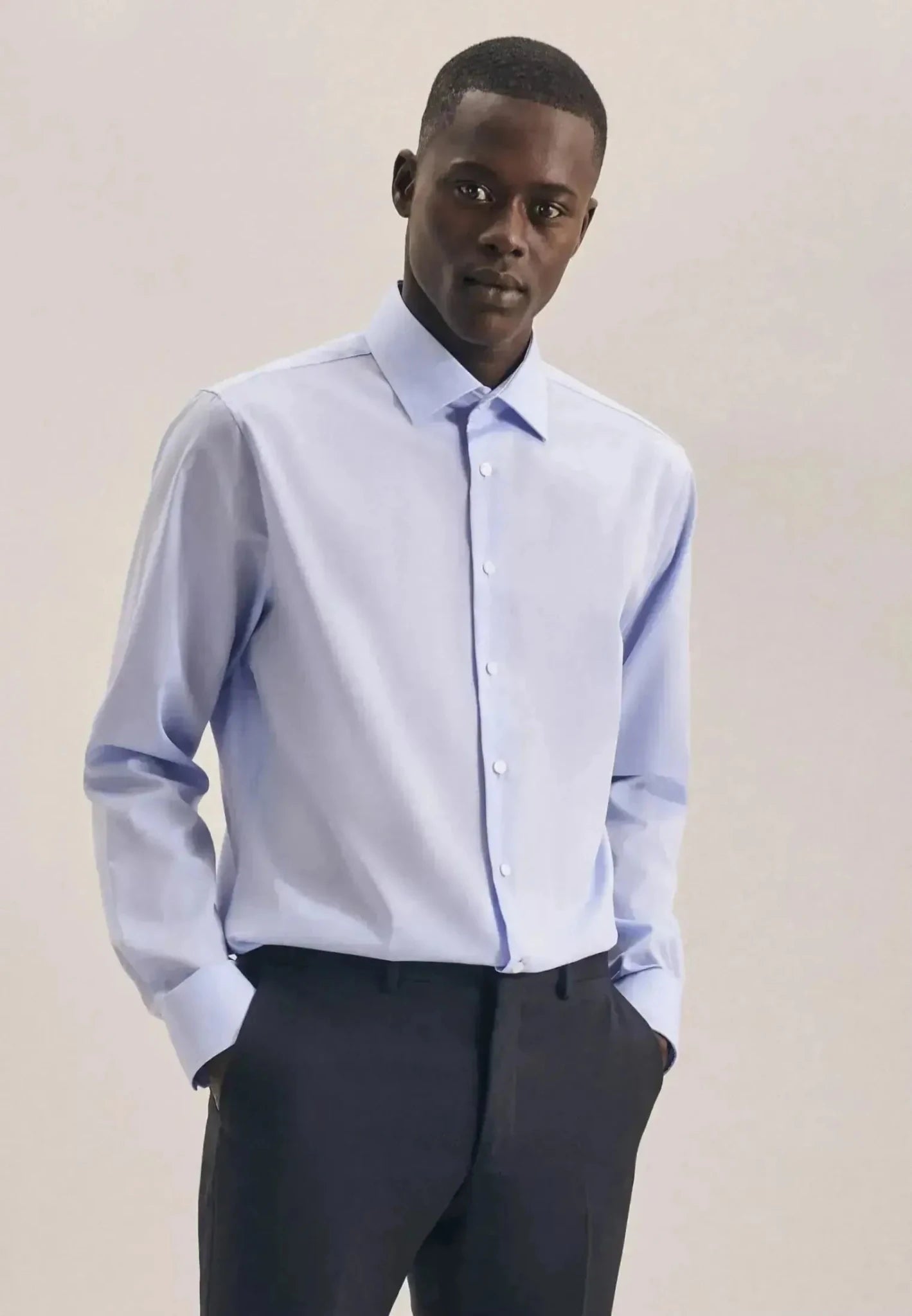 Seidensticker Shaped Fit No Iron Kent Collar Business Shirt Light Blue – 01.022000-15-38 | Studio DOS by Designer Outlet Sales