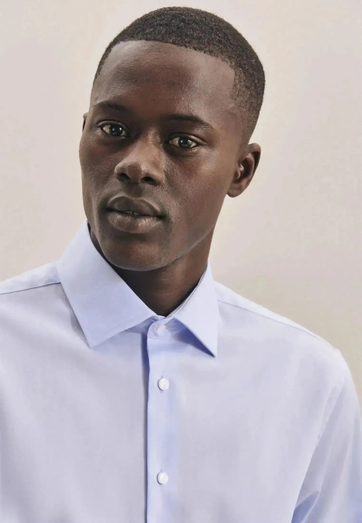 Seidensticker Shaped Fit No Iron Kent Collar Business Shirt Light Blue – 01.022000-15-38 | Studio DOS by Designer Outlet Sales
