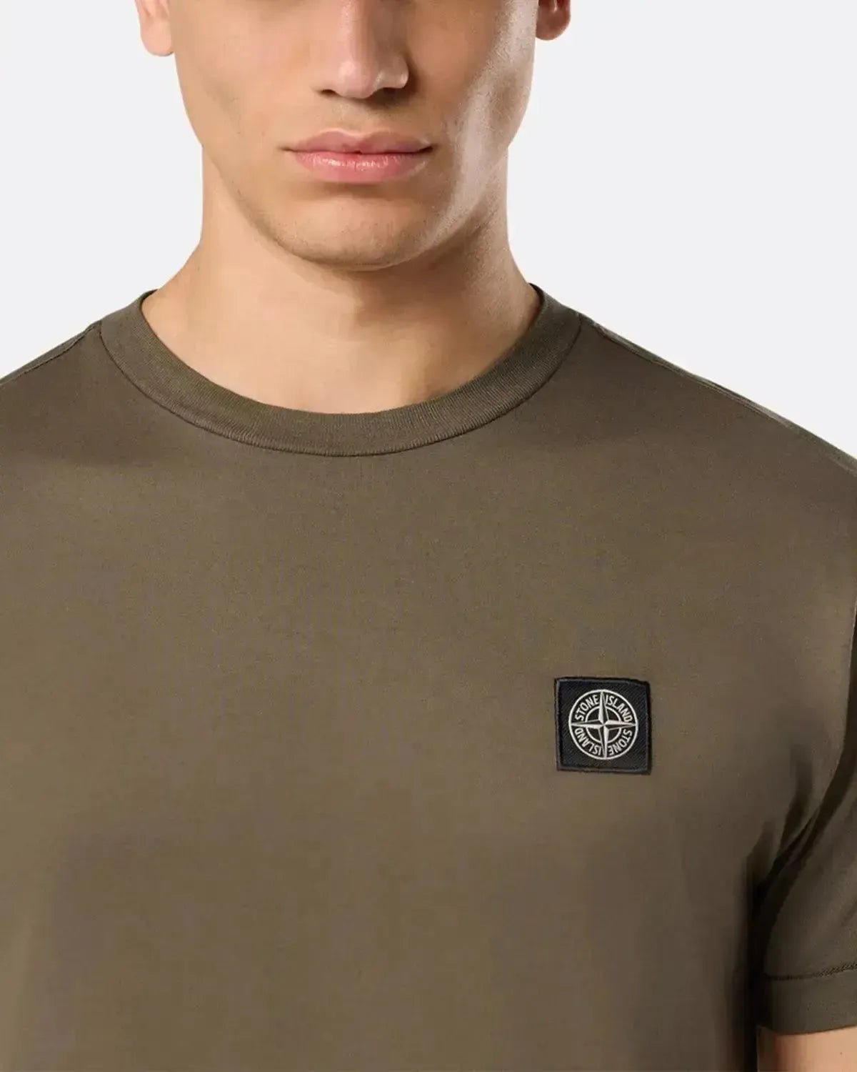 STONE ISLAND MENS 2100027 60/2 COTTON JERSEY SLIM FIT T - SHIRT MILITARY GREEN – STONE-ISLAND-K2S152100027-S0013-V0054-S | Studio DOS by Designer Outlet Sales