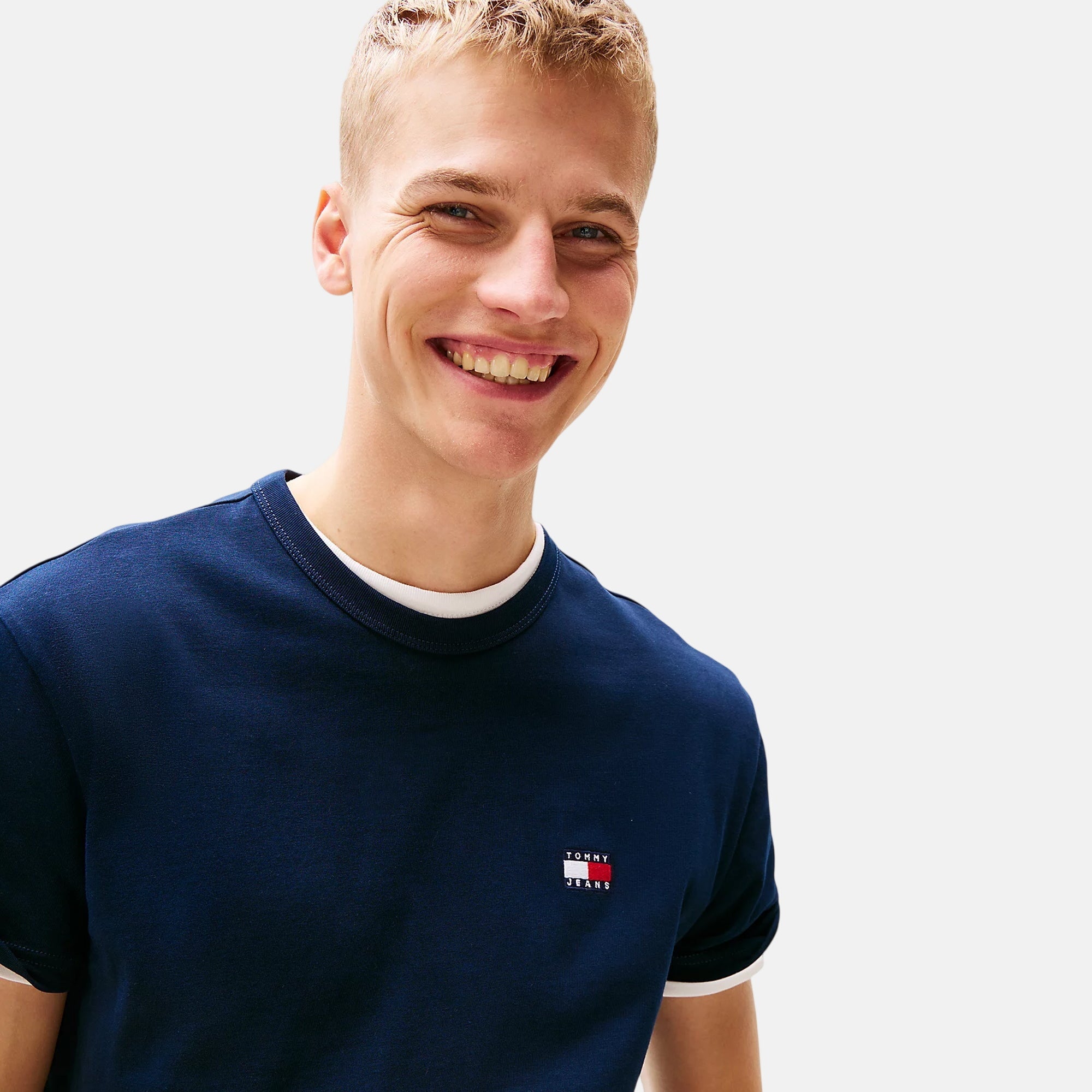 Tommy Jeans Mens Reg Logo Badge T-Shirt Dark Night Navy – SPR238-S | Studio DOS by Designer Outlet Sales